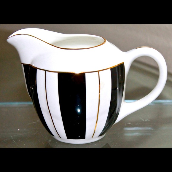 GRACES TEAWARE CREAMER 8 OZ BLACK GOLD PORCELAIN NEW - Picture 2 of 5